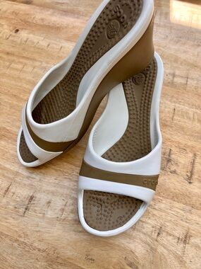 Crocs Sassari women's wedge slide sandals size 7